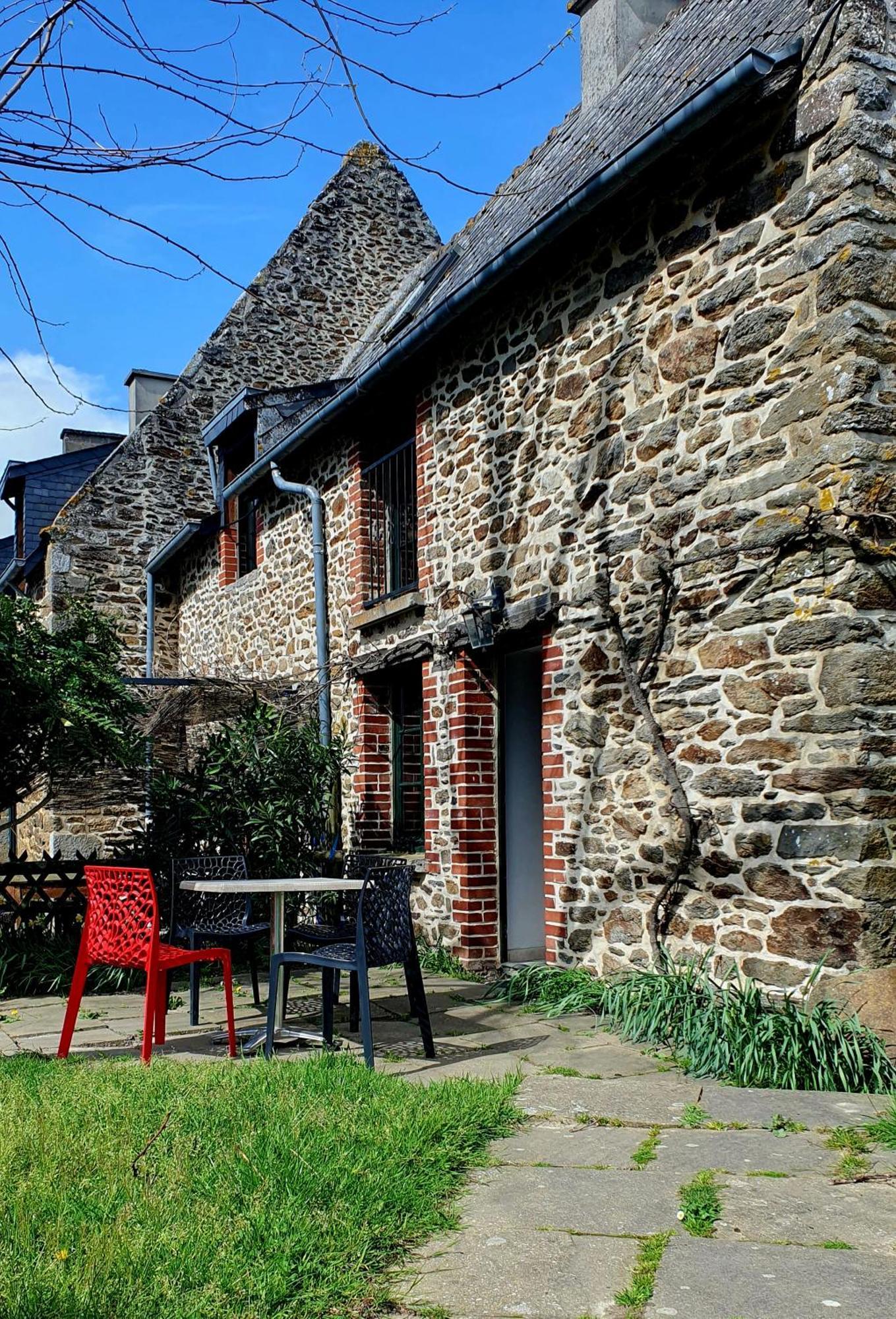 L'Auberge De La Porte Сен-Жуан-де-Гере Экстерьер фото