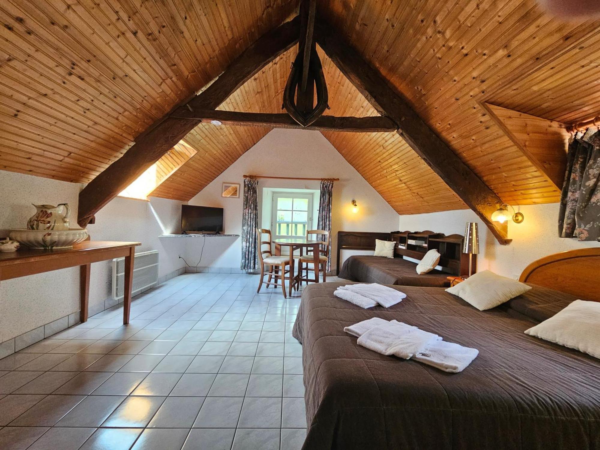 L'Auberge De La Porte Сен-Жуан-де-Гере Номер фото